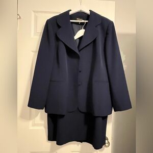Kasper Women's Dark Blue Blazer and Skirt - 2 pc suit